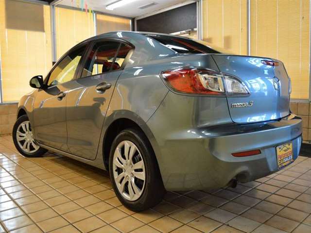 2013 Mazda Mazda3 i SV 4dr Sedan 5A